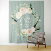 Perzik + groene waterverf bloemige bruidsshowers wandkleed (In situ)