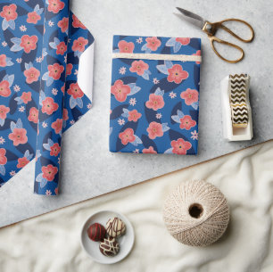 Perzik marineblauwe bloemetjes verjaardag cadeaupapier
