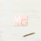 Perzik Minimale Schone Moderne Grote Monogram Post-it® Notes (Op bureau)