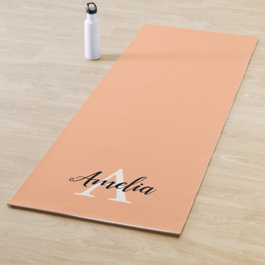 Perzik Monogram Script Yoga Mat (In situ)
