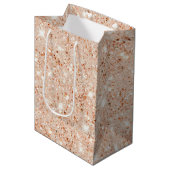 Perzik Nep Glitter Verjaardag Medium Cadeauzakje (Voorkant Gekanteld)