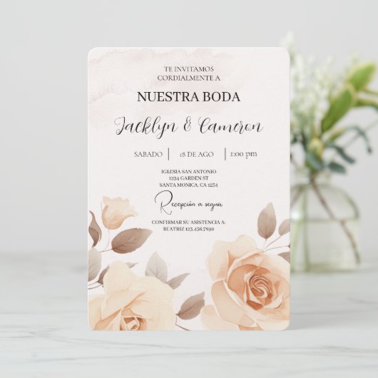 Perzik roos Spaans bruiloft uitnodiging (Staand voorkant)