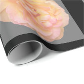 Perzik roze geel rose ontwerp op zwarte achtergron cadeaupapier (Rol Hoek)