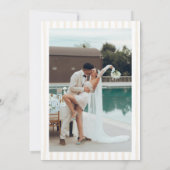 Perzik Streep Klassiek Schrift & Foto Bruiloft Save The Date (Achterkant)