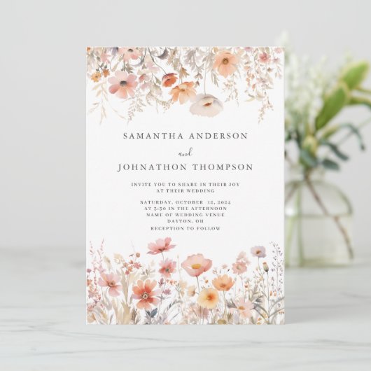 Perzik Wildbloem Bloemen Bruiloft Uitnodiging (Staand voorkant)
