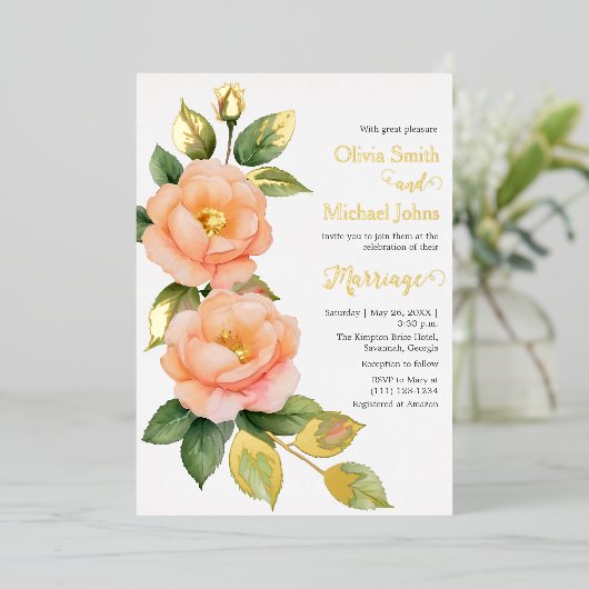 Perzik wilde rozen bruiloft uitnodiging (Staand Voorkant)