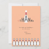 Perzik Zachte Moderne Bowling Verjaardagsfeestje v Bedankkaart (Voorkant)