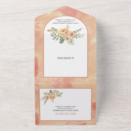 Perzikbloemen en waterverf- en bloemetjesbruiloft all in one uitnodiging (Buitenkant)