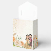 Perzikbloemen schattig Indiaas bruidskoppel op maa Bedankdoosjes (Geopend)