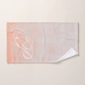 Perzikgrijze rustige Abstracte monogram Bad Handdoek (Handdoek)