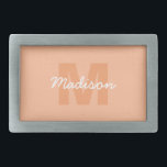 Perzikkleur van 2024 met de naam van het douanemon gesp<br><div class="desc">Trendy perzikkleur van 2024 met Monogram naam. Creëer Een uniek en gepersonaliseerd cadeau met een custom touch! Selecteer een lettertype en een kleurenpatroon dat bij uw stijl past,  rangschik alles op een visueel aantrekkelijke manier met behulp van het bewerkingshulpmiddel.</div>