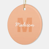 Perzikkleur van 2024 met de naam van het douanemon keramisch ornament (Links)