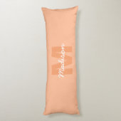 Perzikkleur van 2024 met de naam van het douanemon lichaamskussen (Achterkant (Verticaal))