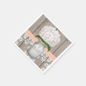 Perzikkoraal Monogrammed Witte Hydrangea Mason Jar Servetten (Hoek)