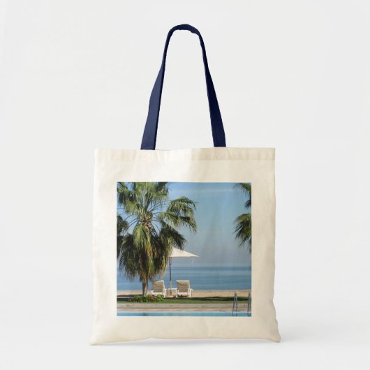 Perzikmanbas en -stoelen, palmbomen, oceanen tote bag (Voorkant)