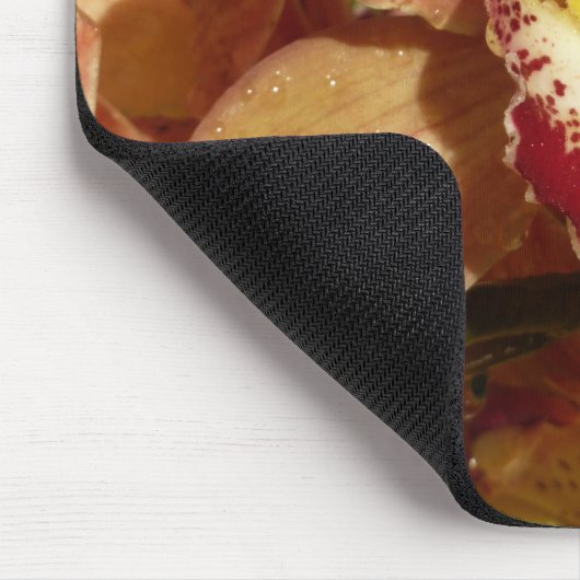 Perzikorchideeën met regendruppels muismat (Hoek)