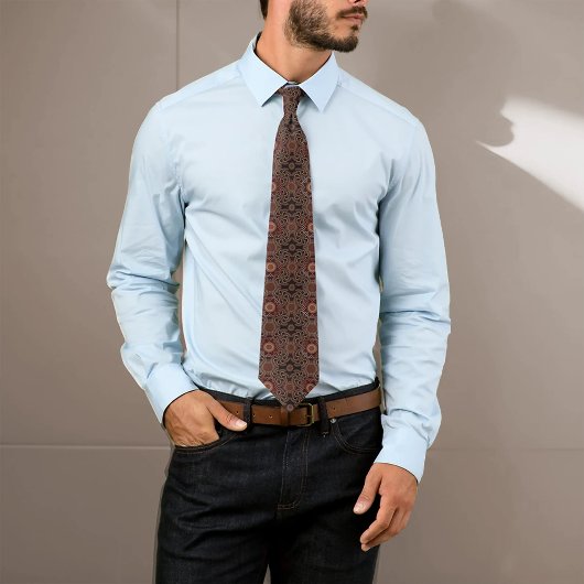 Perzisch zonniest heeft een etnisch patroon gehuld stropdas