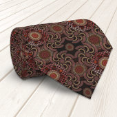 Perzisch zonniest heeft een etnisch patroon gehuld stropdas