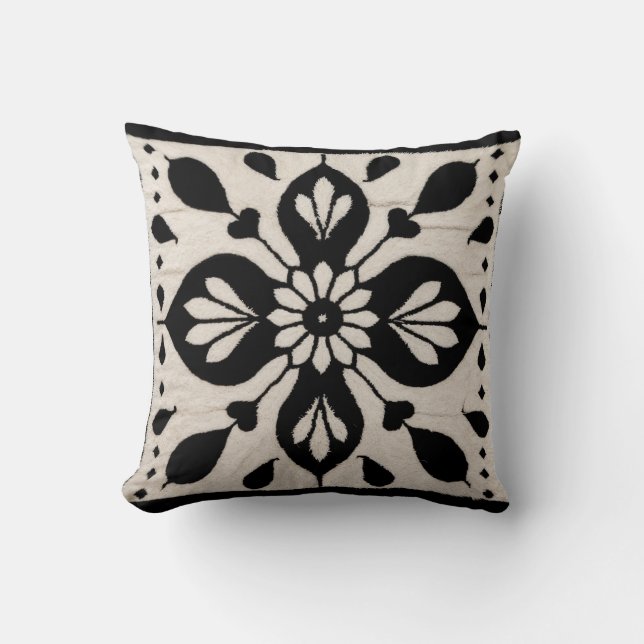 Perzische elegantie: handgemaakte zwart-witte Kili Kussen (Voorkant)