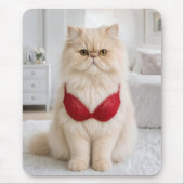 Perzische kat draagt een rode beha muismat (Voorkant)