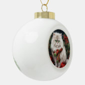 Perzische Kat in Sneeuw Kerstmis Keramische Bal Ornament (Links)