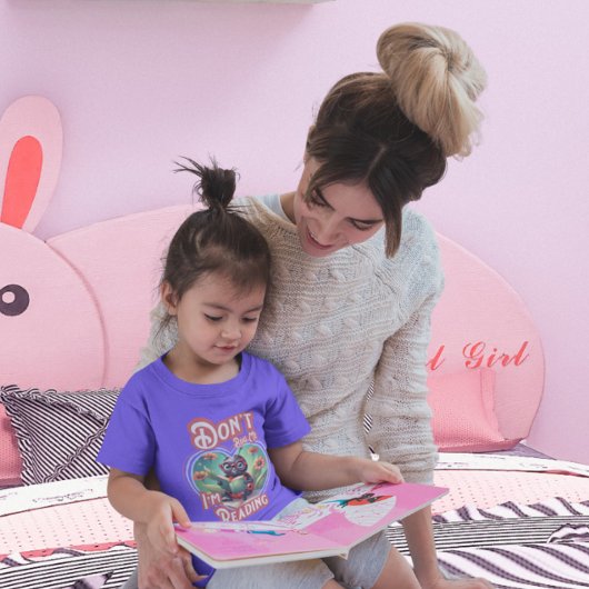 Pest me niet, ik ben Ladybug Kids aan het lezen T-shirt