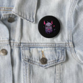 Pestilence Kat Pin Button – Schattigee Pest Kat (In situ)