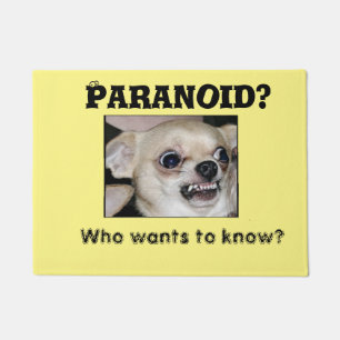 Pet Chihuahua Small Dog verlaat Paranoia bij de de Deurmat