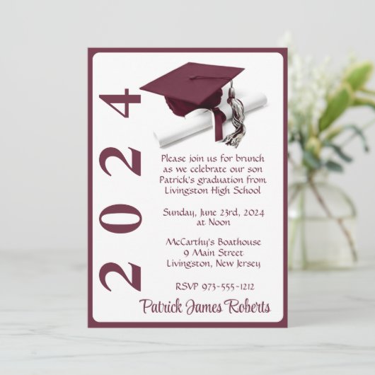 Pet & Diploma 5x7 Maroon & Wit Afstuderen Kaart (Staand voorkant)