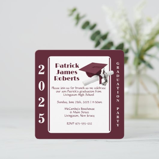 Pet & Diploma, Maroon & Wit Rond Afstuderen Kaart (Staand voorkant)
