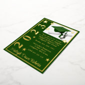 Pet, Diploma & sterren, Groen & Gold Afstuderen Folie Uitnodiging (Gedraaid)