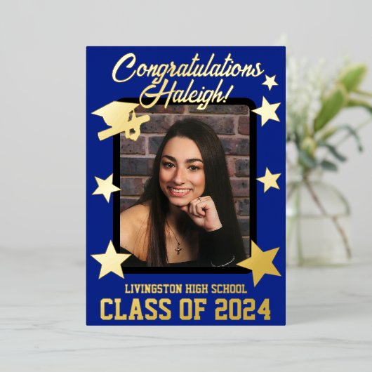 Pet, diploma & sterren, Royal Blue & Gold Afstuder Folie Uitnodiging (Staand Voorkant)