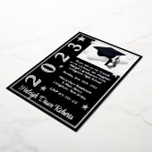 Pet, diplomaat & sterren, zwart & zilver Afstudere Folie Uitnodiging (Gedraaid)