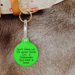 Pet Dog Cat Funny Humor past ID Lost Pet aan Huisdierpenning<br><div class="desc">Dit ontwerp is gemaakt door middel van digitale kunst. Het kan worden aangepast in het gebied dat wordt aangeboden of aangepast door de klik te kiezen om de andere optie aan te passen en de naam, initialen of woorden te wijzigen. U kunt de tekstkleur en de stijl ook veranderen of...</div>