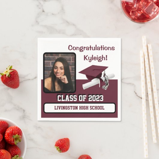 Pet en diplomatie, maroon en wit Afstuderen Servet (Insitu)