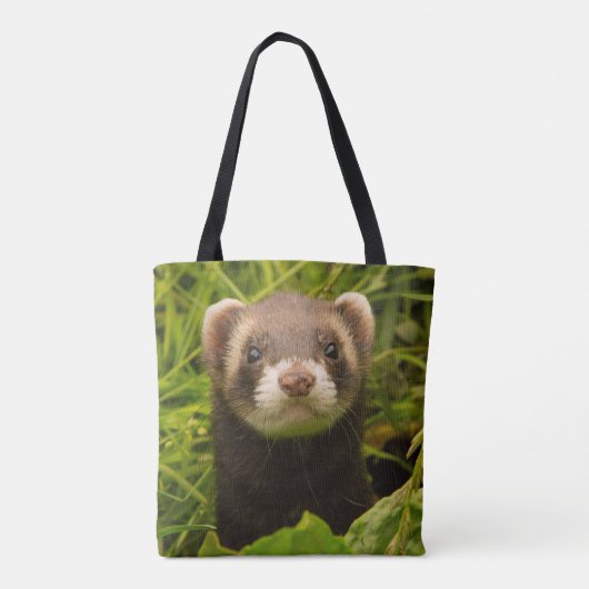 Pet Ferret in de gras Tote Bag (Achterkant)