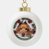 Pet Foto Dog Red Rose Wreate Keramische Bal Ornament (Voorkant)