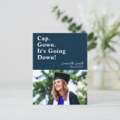 Pet gaat het blauwe moderne Afstuderen omlaag Uitnodiging Briefkaart (Staand voorkant)