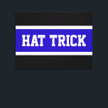 PET TRICK Royal Blue Zwart Wit Hockey Stripes Canvas Afdruk<br><div class="desc">Dit sportieve hockeyontwerp is voorzien van atletische "PET TRICK" in koningsblauw-witte middenstrepen tegen een zwarte achtergrond.</div>