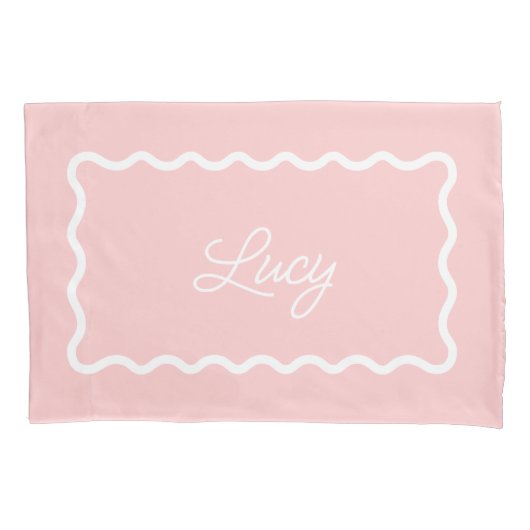 Petal Pink Wavy Scallop Frame Monogram Kussensloop (Voorkant)