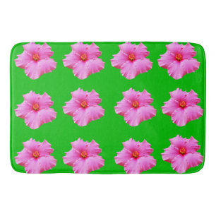 Petal Serenity: Pink Hibiscus op een groen doek Badmat