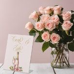 Petalen en Prosecco Kaarten en geschenken Vrijgeze Reclamebord Met Voetstuk<br><div class="desc">Petals en Prosecco Kaarten en geschenken Vrijgezellenfeest Pedestal Sign - met stijlvolle script typografie met een flesje en een glaasje bruisende prosecco. Teken maakt deel uit van een collectie en coördineert prachtig met Bridal Shower Invitation en andere items in het collectie.</div>