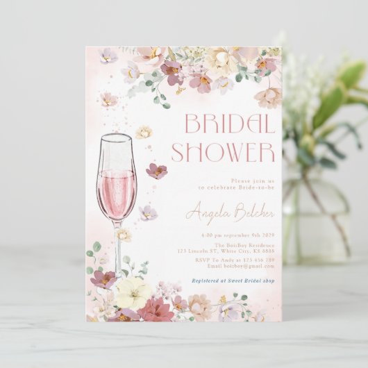 Petalen en Prosecco met Wildflower Vrijgezellenfee Kaart (Staand voorkant)