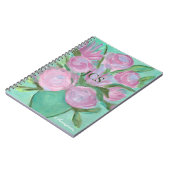 Petalen in roze notitieboek (Linkerzijde)