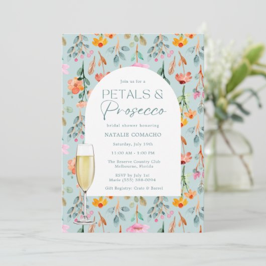 Petals en Prosecco Vrijgezellenfeest Party Kaart (Staand voorkant)