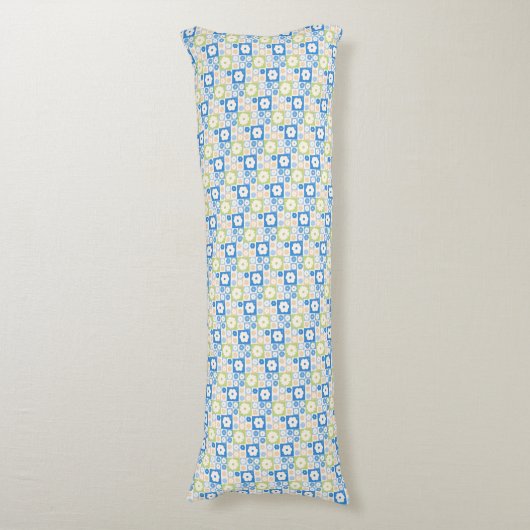 Petals In Silence 10. Floral pattern.  Lichaamskussen (Voorkant Verticaal)