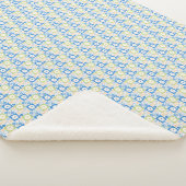 Petals In Silence 10. Floral pattern. Sherpa Deken (3/4)