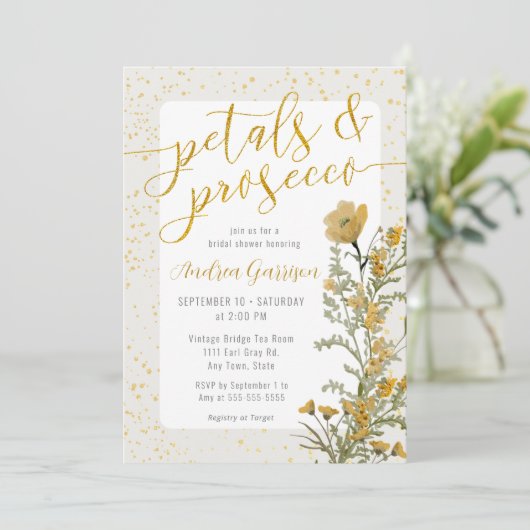 Petals & Prosecco Gele Bruidsdouche Uitnodiging (Staand voorkant)