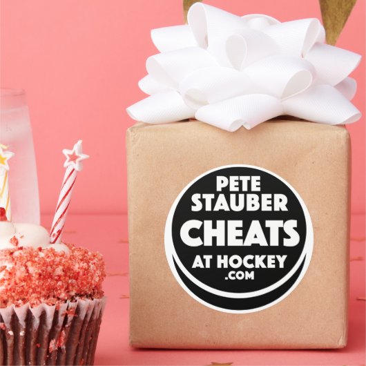 Pete Stauber Cheats At Hockey .com Stickers (Feest)