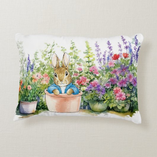 Peter de Konijn in potje plant in zijn tuin Accent Kussen (Achterkant)